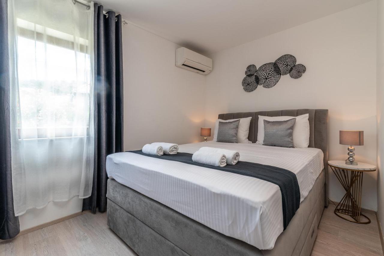 Apartments Bozan Trogir Exterior foto