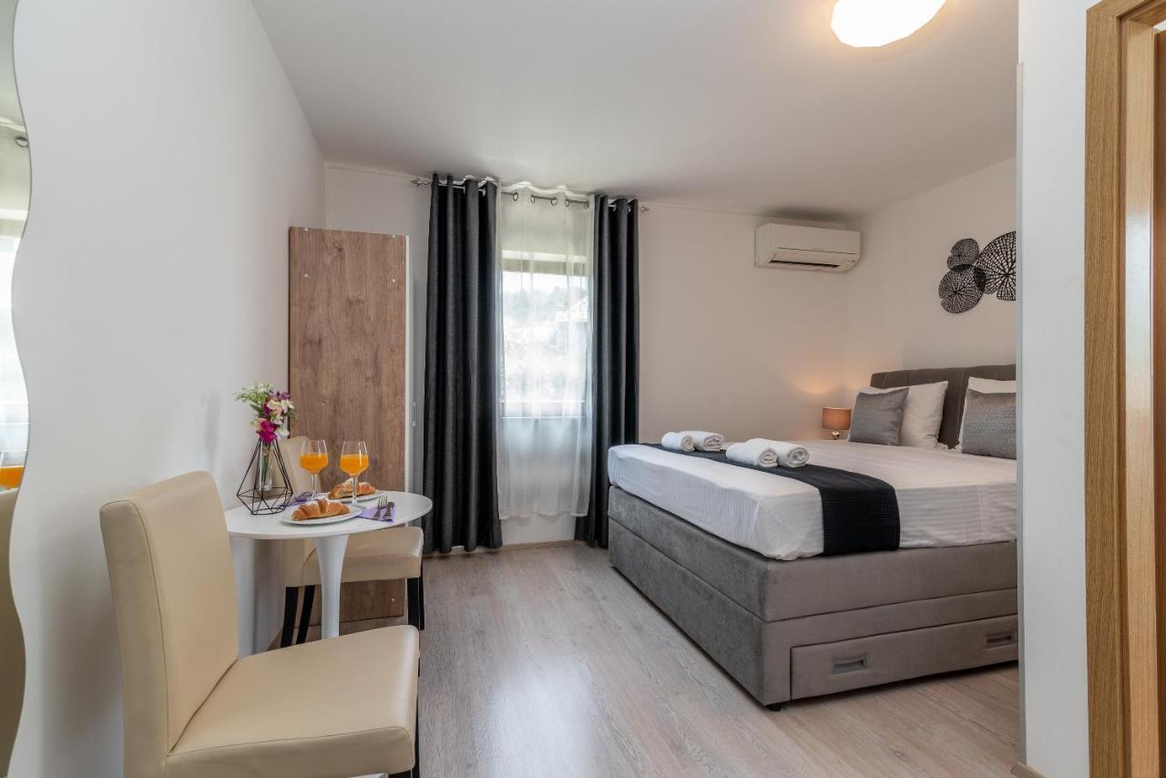 Apartments Bozan Trogir Exterior foto