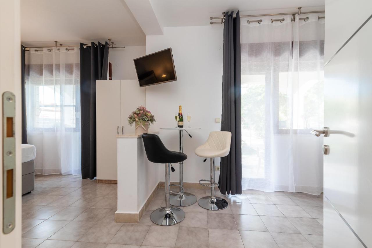Apartments Bozan Trogir Exterior foto