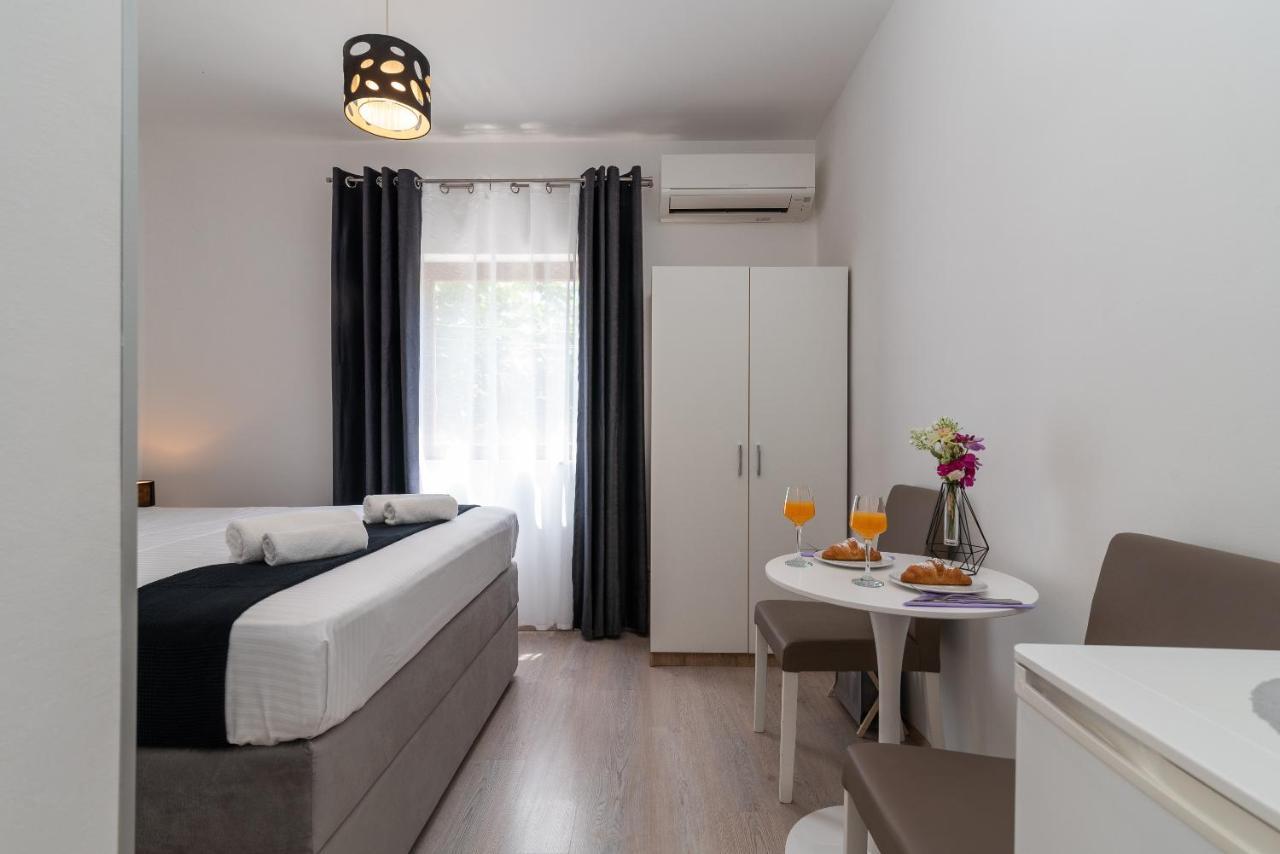Apartments Bozan Trogir Exterior foto