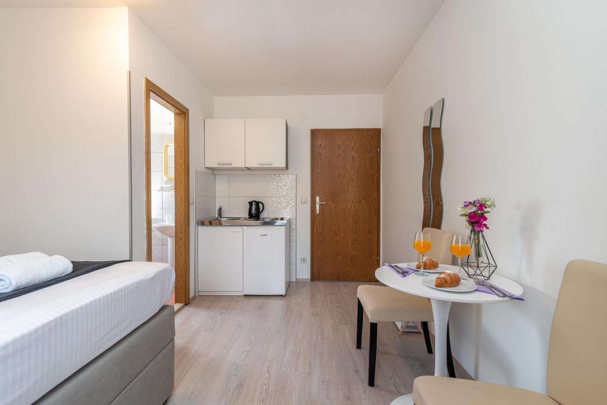 Apartments Bozan Trogir Quarto foto