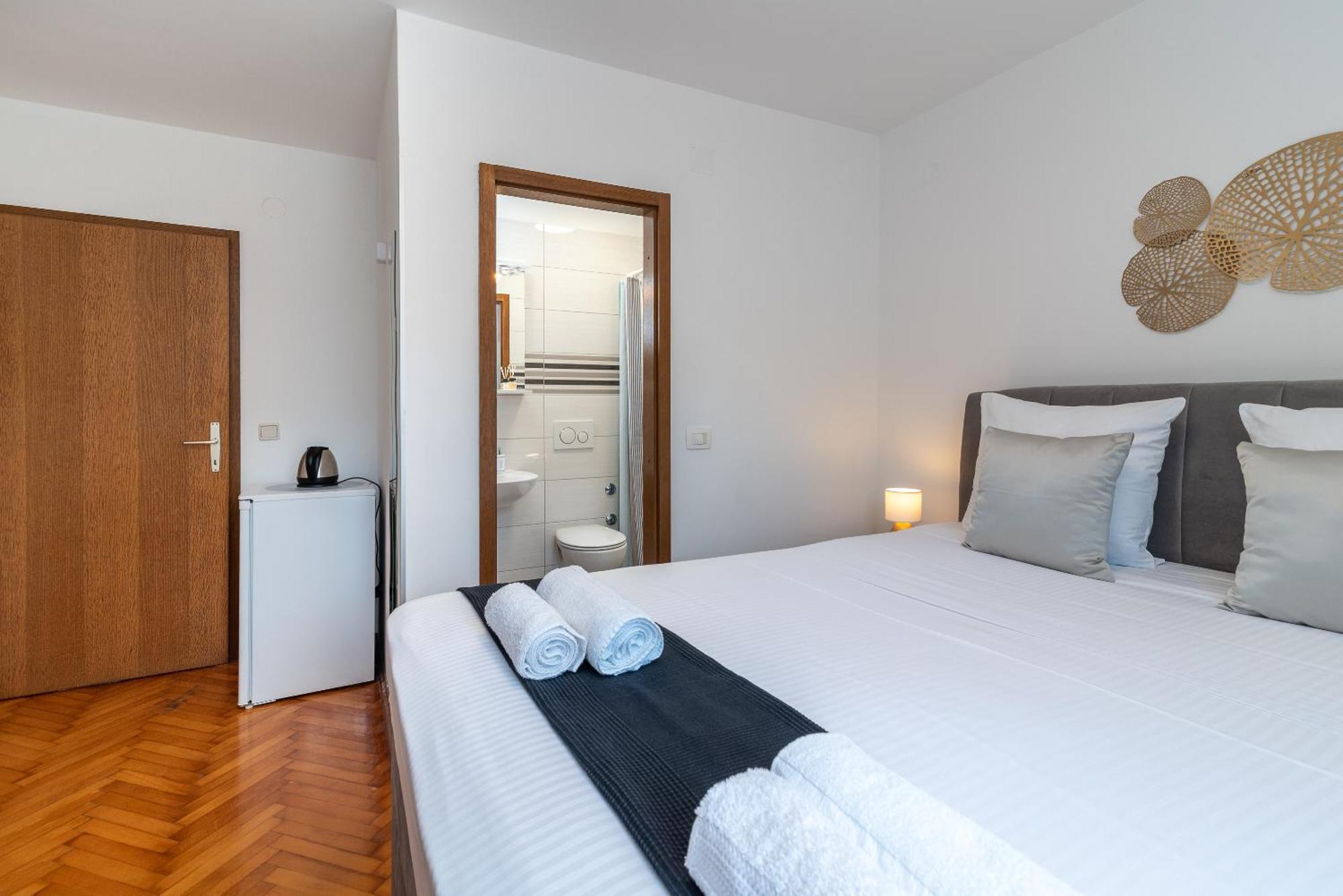 Apartments Bozan Trogir Quarto foto