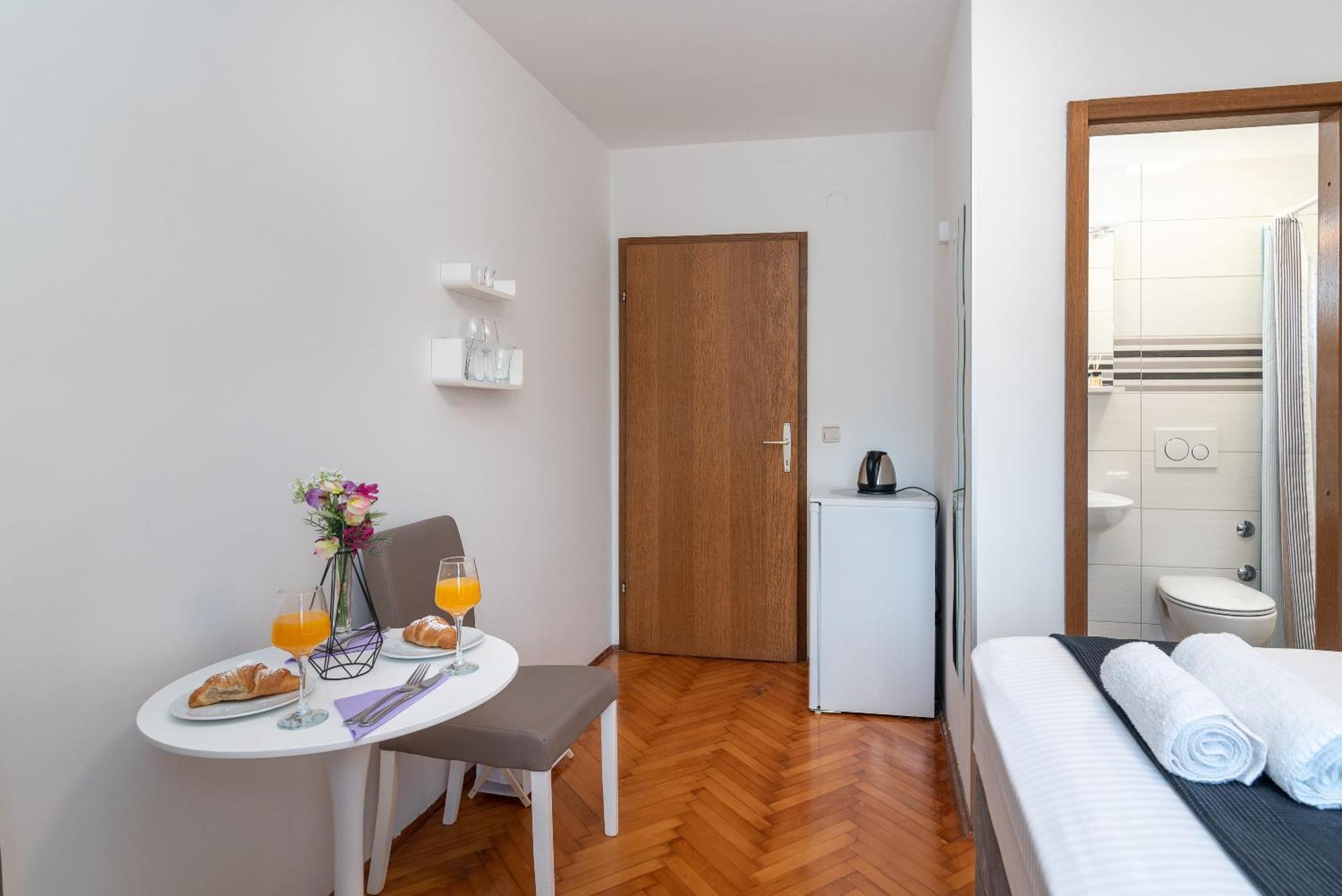 Apartments Bozan Trogir Quarto foto