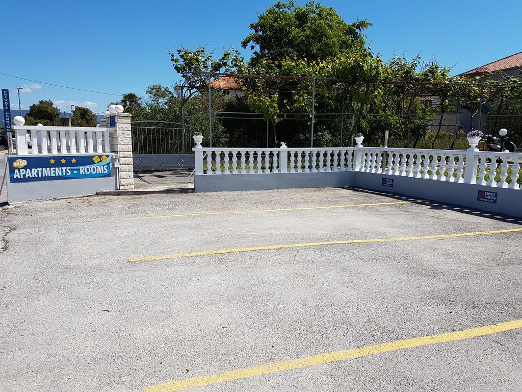 Apartments Bozan Trogir Exterior foto